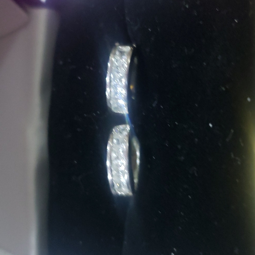 Earings - Picture 3 of 6